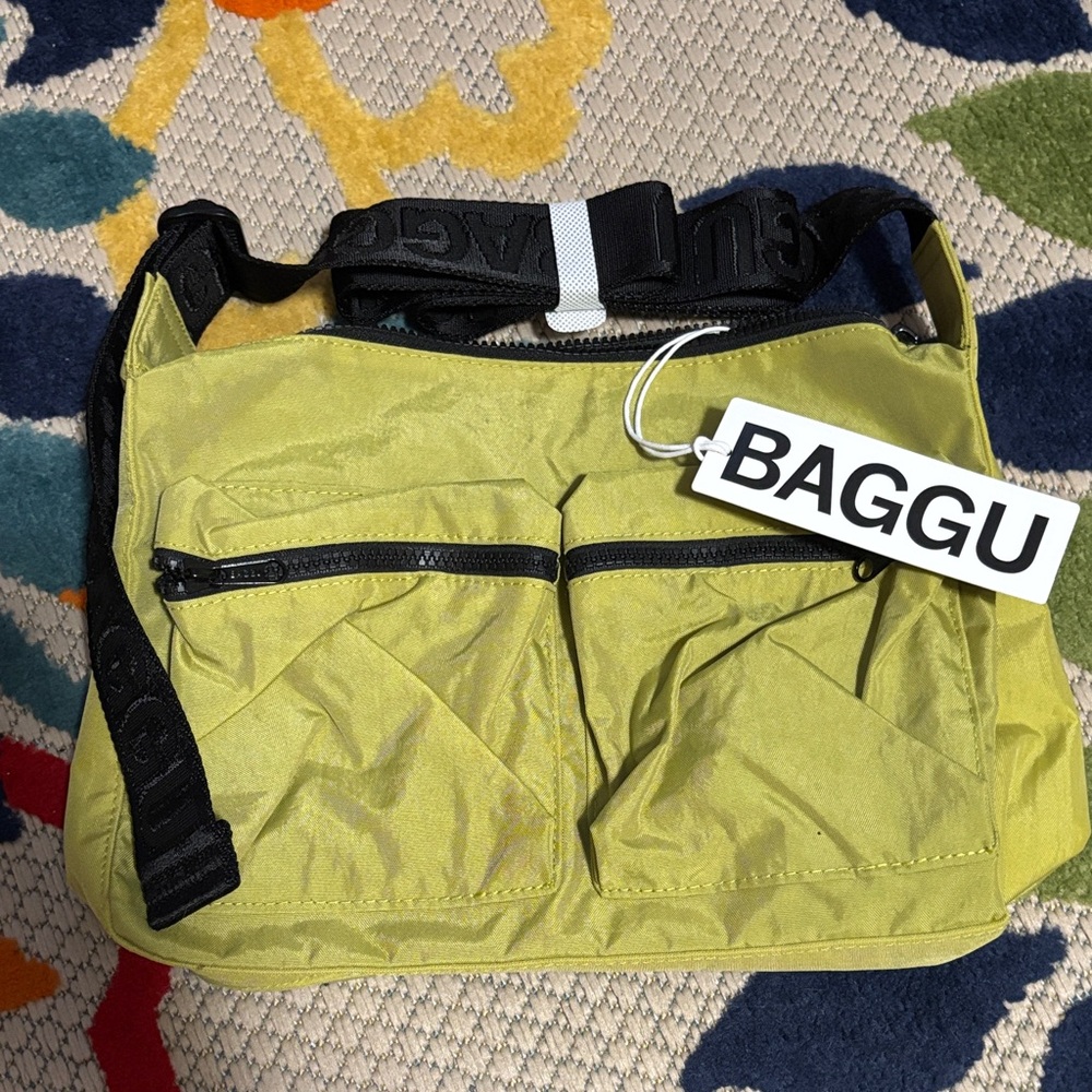 BAGGU Olive Green Crossbody Organizer with Black Strap NWT